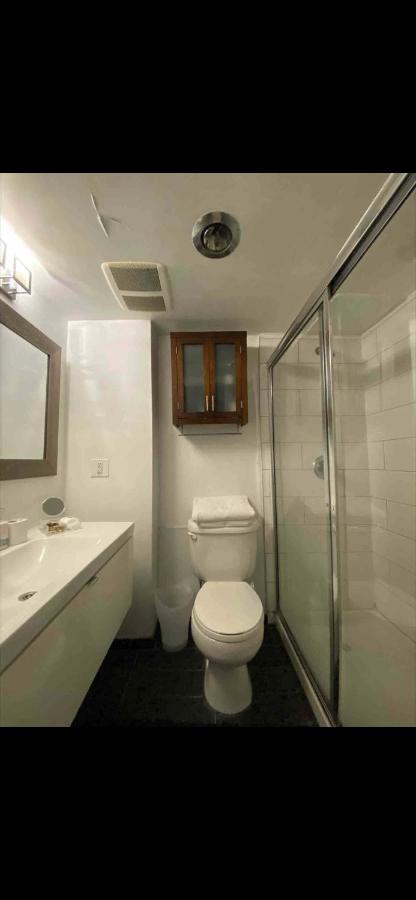 Cozy Vancouver Condo المظهر الخارجي الصورة